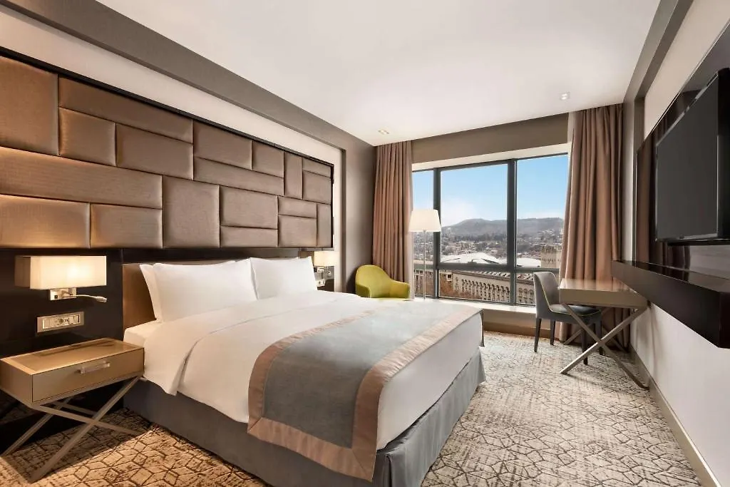 Hotel Wyndham Grand Tbilisi 5*,