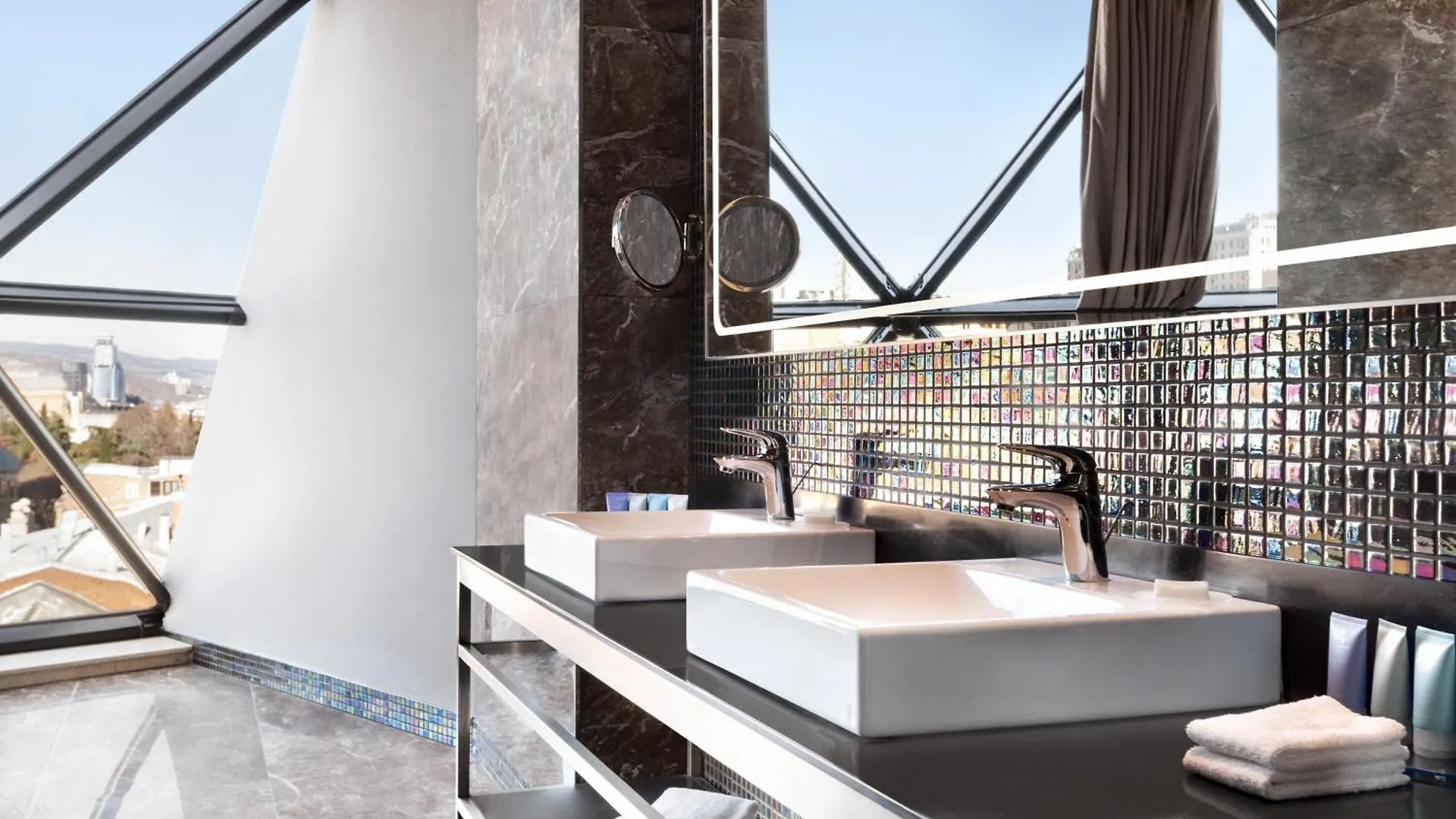 Wyndham Grand Tbilisi Hotell Georgien