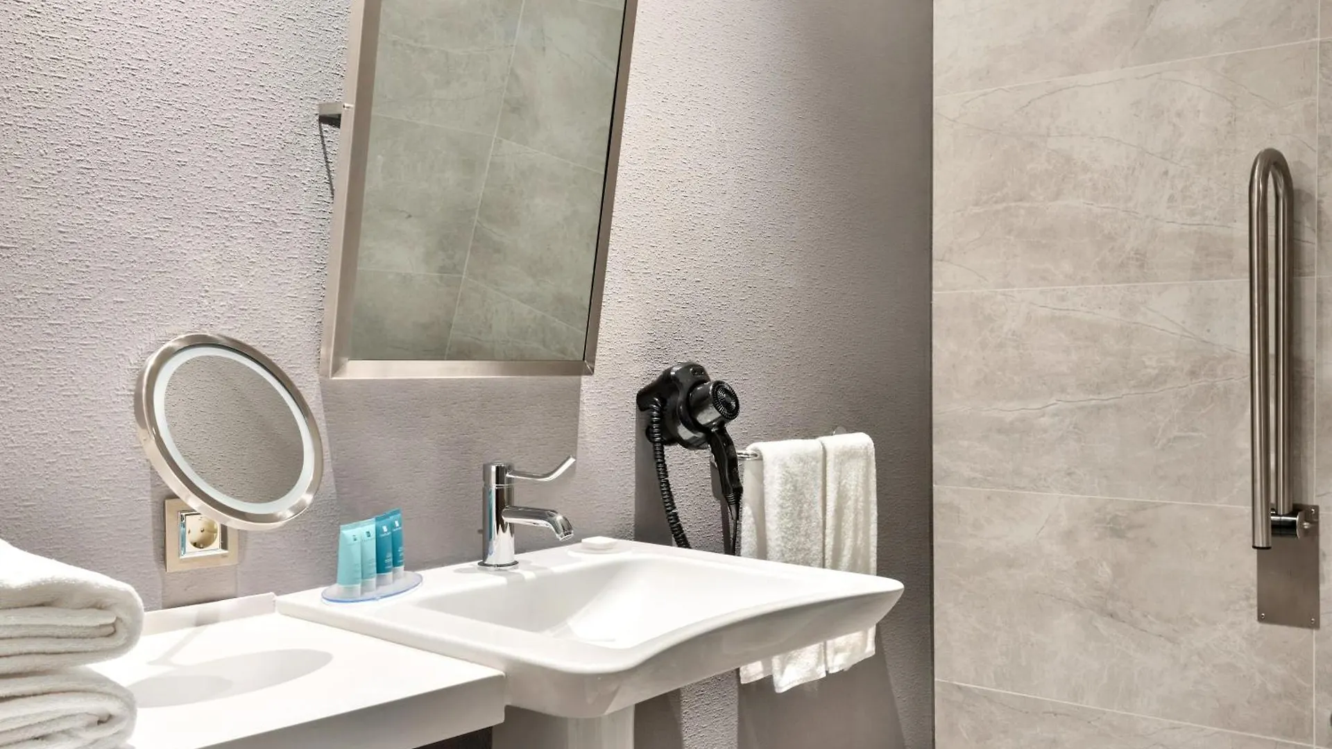 Wyndham Grand Tbilisi Hotell