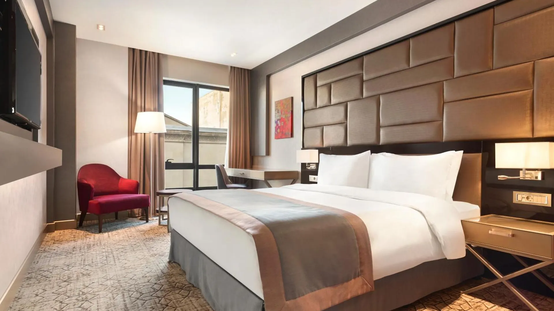 Wyndham Grand Tbilisi Hotell 5*,